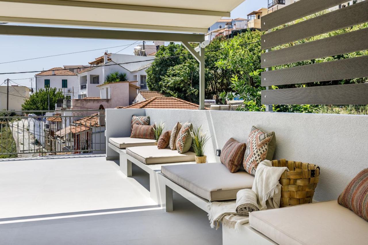 Breezy Rooftop House Скопелос Екстериор снимка